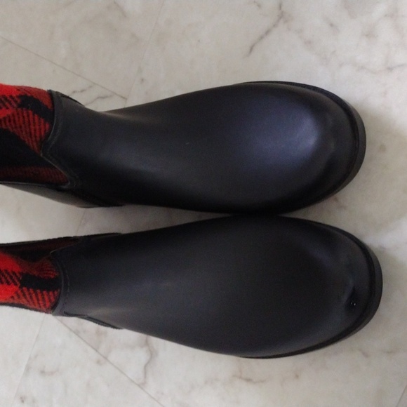 Coach plaid tie back weather boots. - Picture 7 of 9